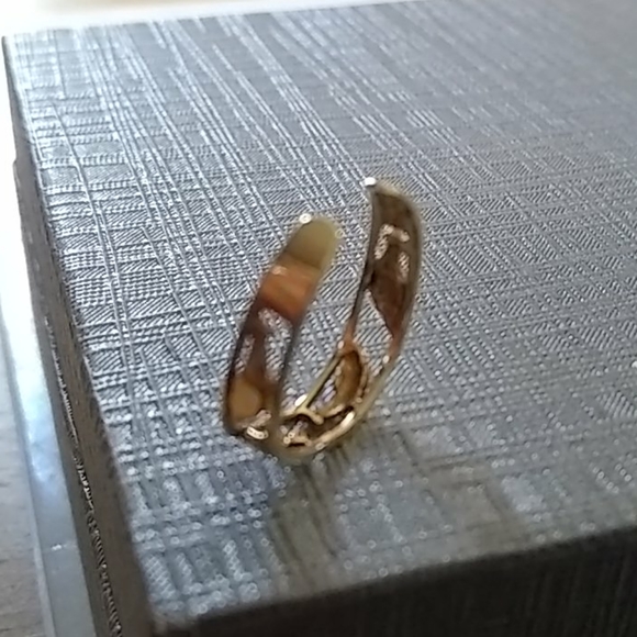 Dolphin 10k yellow gold toe ring - Picture 4 of 6